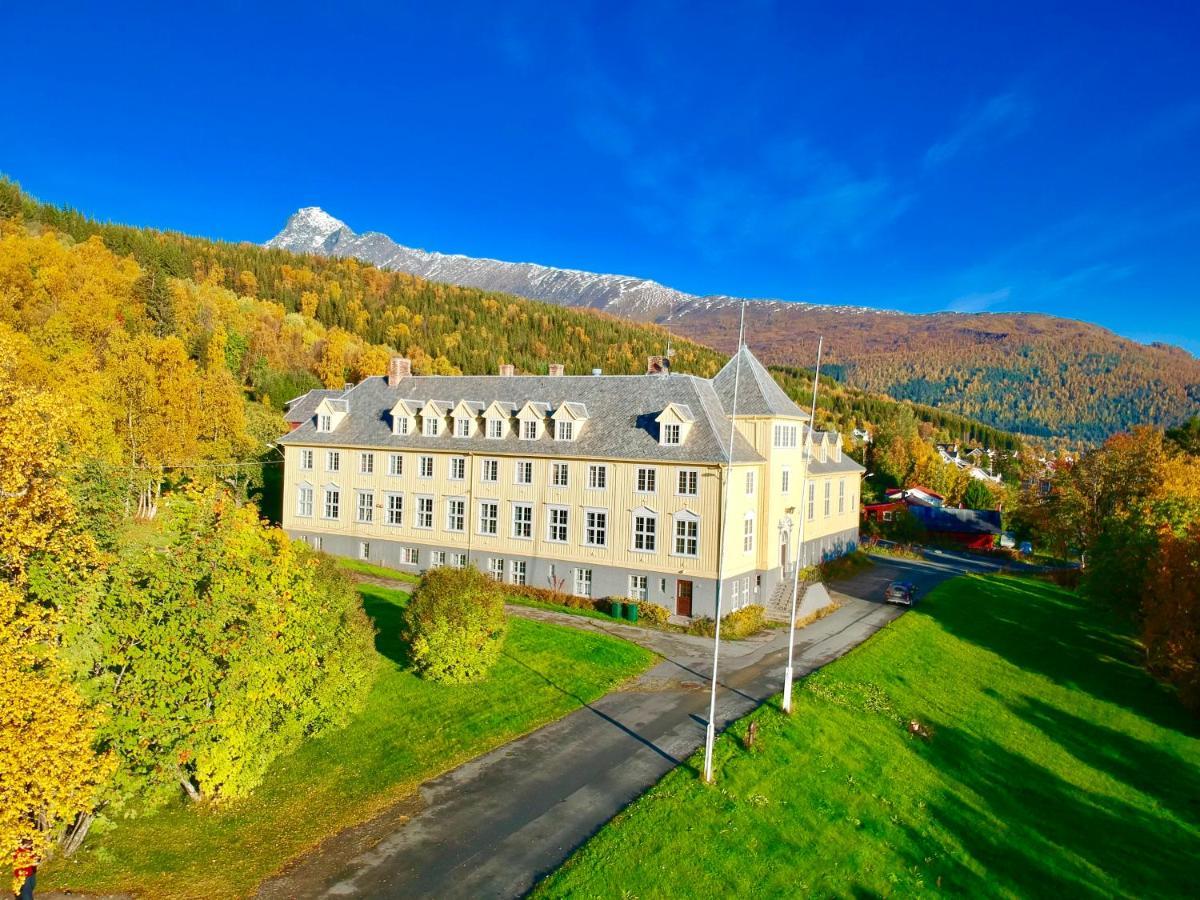 Solhov, Castle Of The Lyngen Alps Hotel Lyngseidet Exterior foto